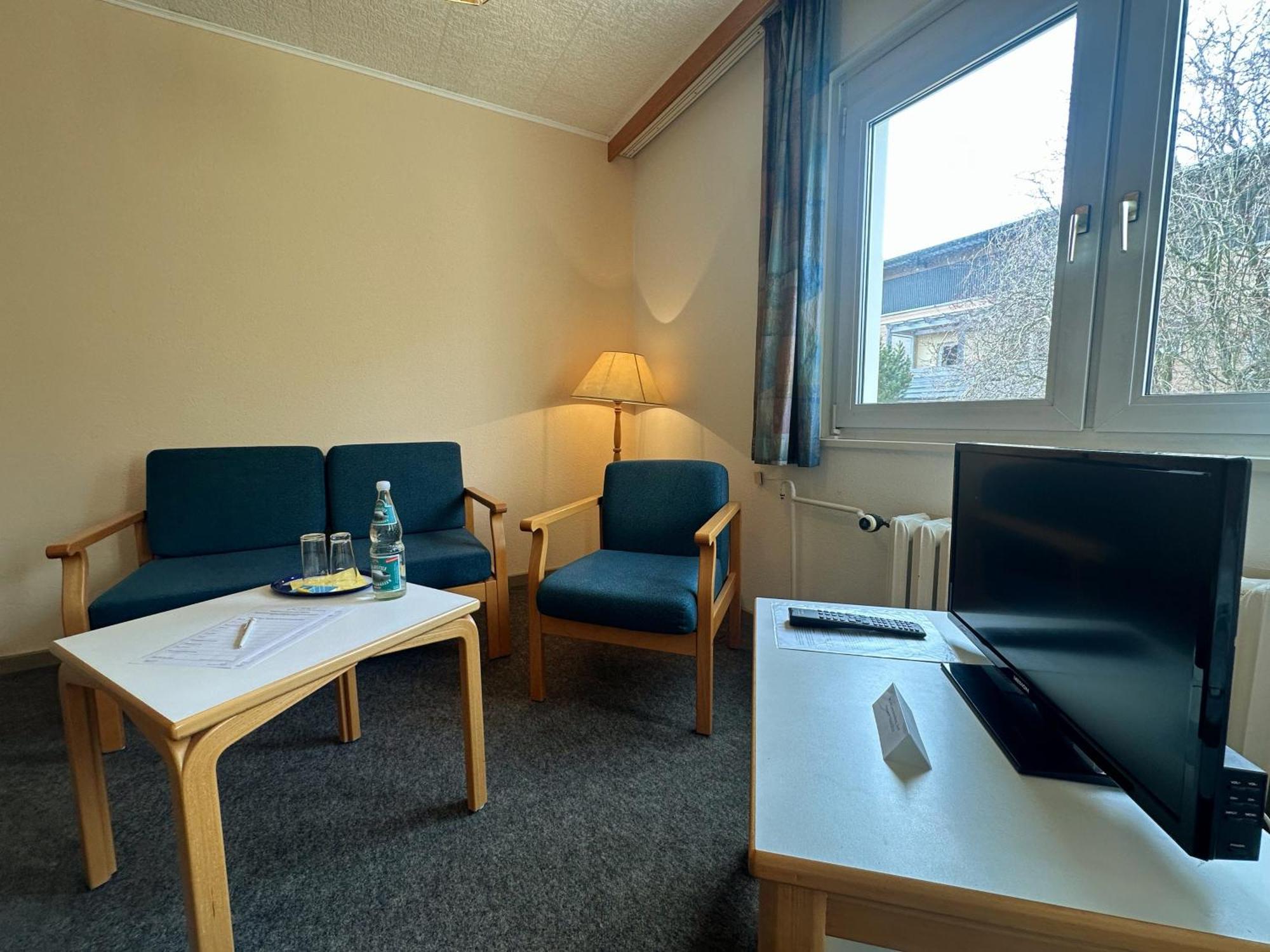 Hotel Am Laerchenberg I Fruehstueck, Wlan, Parkplatz Schirgiswalde-Kirschau Ngoại thất bức ảnh