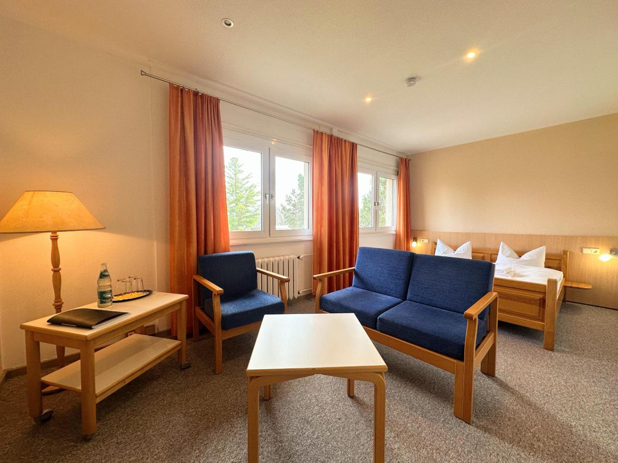 Hotel Am Laerchenberg I Fruehstueck, Wlan, Parkplatz Schirgiswalde-Kirschau Ngoại thất bức ảnh