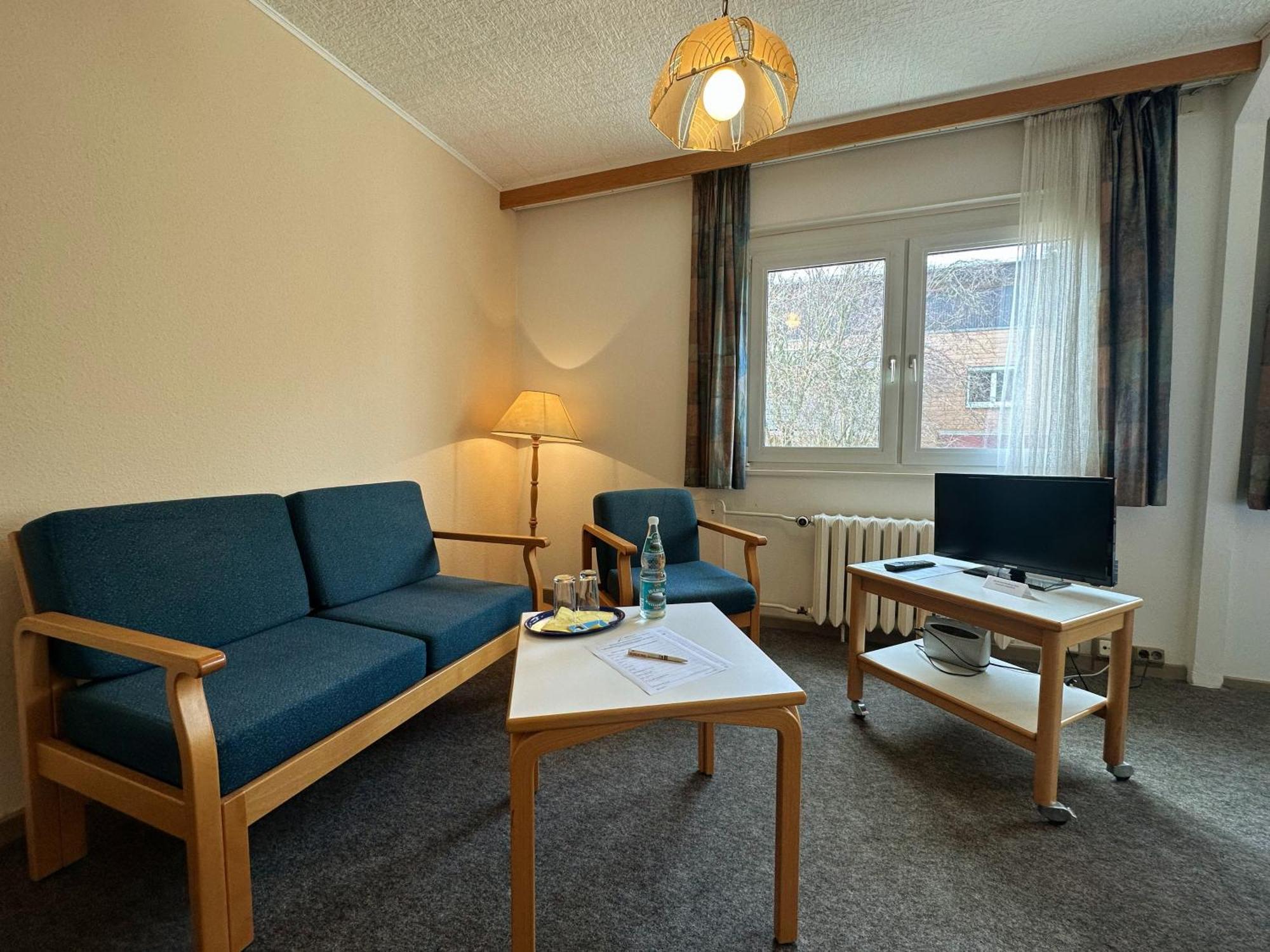 Hotel Am Laerchenberg I Fruehstueck, Wlan, Parkplatz Schirgiswalde-Kirschau Ngoại thất bức ảnh