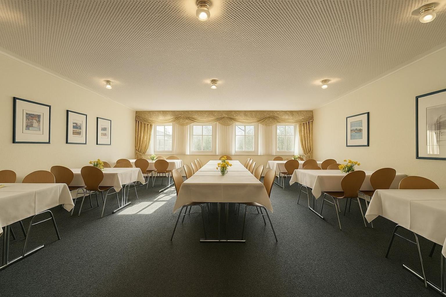 Hotel Am Laerchenberg I Fruehstueck, Wlan, Parkplatz Schirgiswalde-Kirschau Ngoại thất bức ảnh